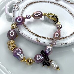 🦋 Handmade Freshwater Edison Pearl Unicorn 🦄 Metallic Color Garnet Bracelet